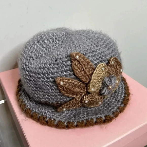 Women’s Knit Cap - Picture 2 of 7